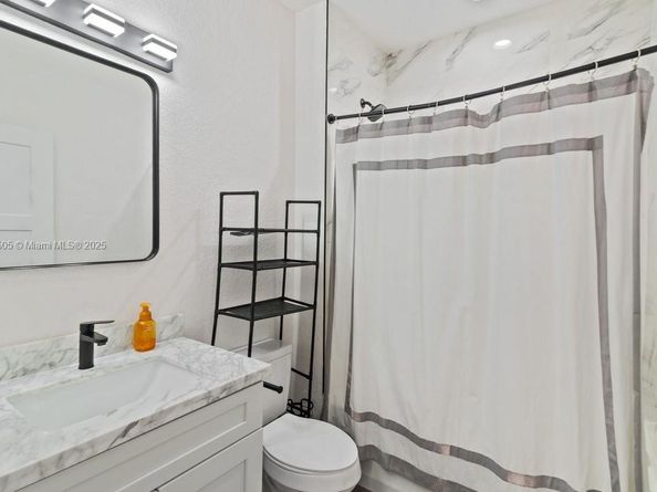 1941 NW 151st St, Miami Gardens FL 33054