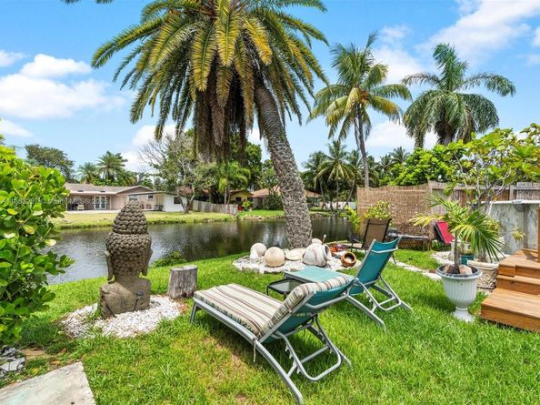 609 SW 2nd Ave, Hallandale Beach FL 33009