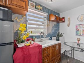 609 SW 2nd Ave, Hallandale Beach FL 33009