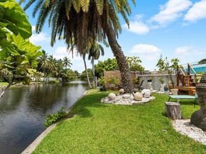 609 SW 2nd Ave, Hallandale Beach FL 33009