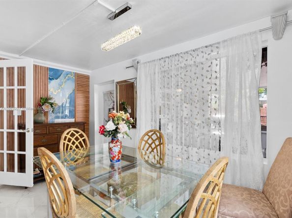 609 SW 2nd Ave, Hallandale Beach FL 33009