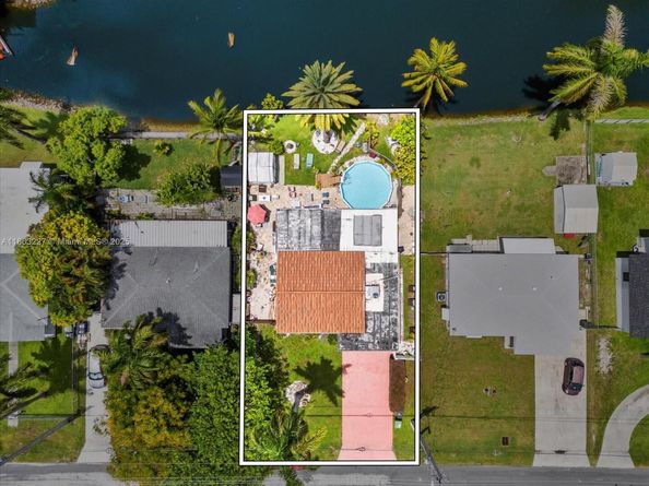 609 SW 2nd Ave, Hallandale Beach FL 33009