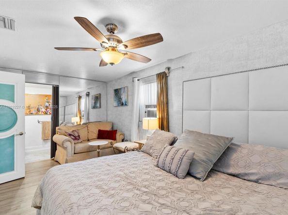 609 SW 2nd Ave, Hallandale Beach FL 33009