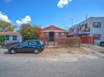 2025 NW 6th Pl