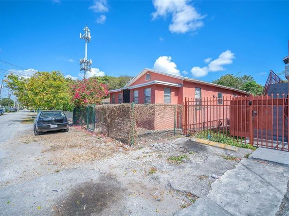 2025 NW 6th Pl, Miami FL 33127