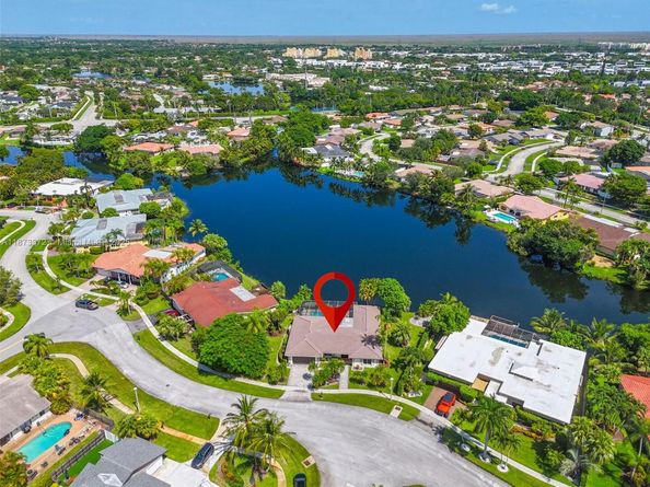 16561 Royal Poinciana Dr, Weston FL 33326