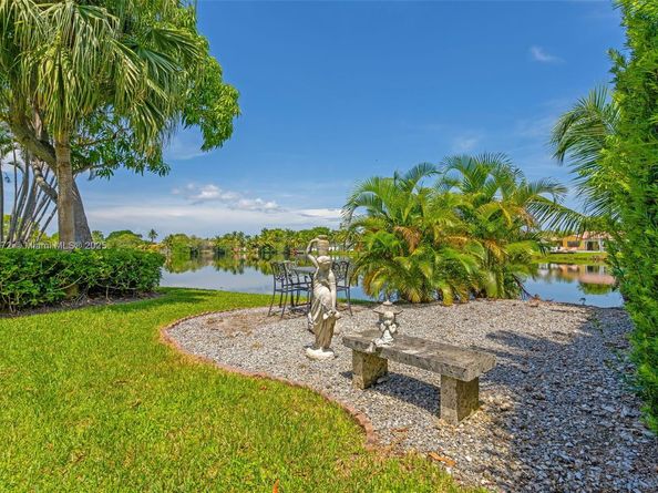 16561 Royal Poinciana Dr, Weston FL 33326