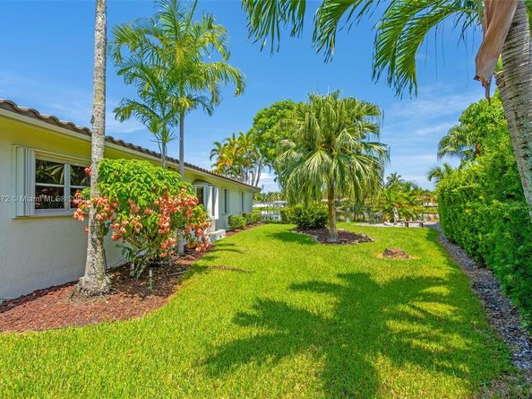 16561 Royal Poinciana Dr, Weston FL 33326