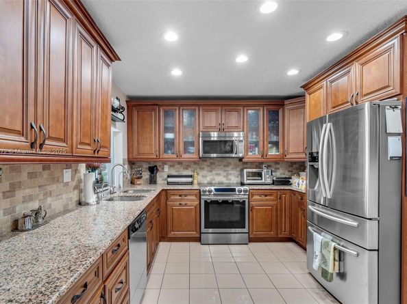 16561 Royal Poinciana Dr, Weston FL 33326