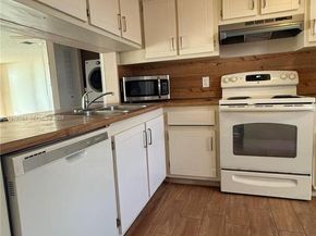 201 Lake Pointe Dr 202, Oakland Park FL 33309