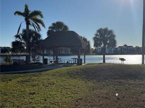 201 Lake Pointe Dr 202, Oakland Park FL 33309