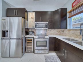 3228 SE 3rd Dr, Homestead FL 33033