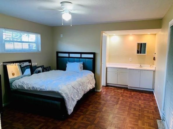 6720 NW 28th St, Sunrise FL 33313