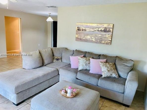 6720 NW 28th St, Sunrise FL 33313