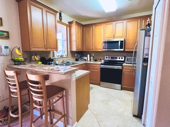 2499 SE 14th St, Homestead FL 33035