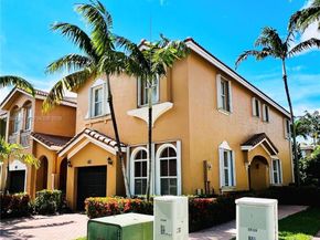 2499 SE 14th St, Homestead FL 33035