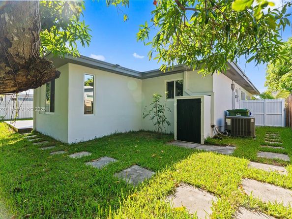 230 SW 29th Ave, Fort Lauderdale FL 33312