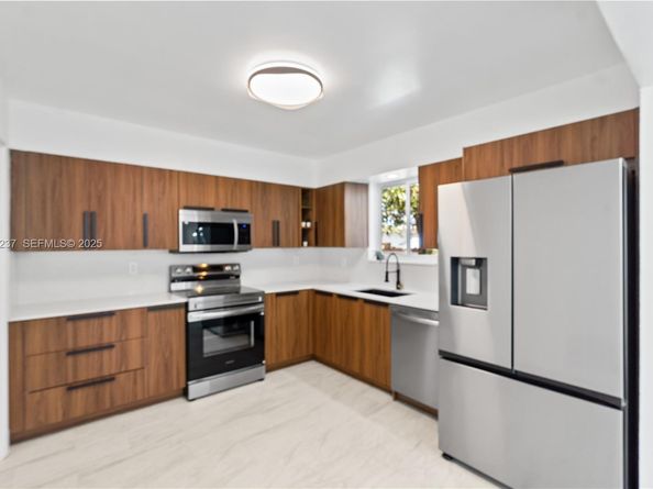 230 SW 29th Ave, Fort Lauderdale FL 33312