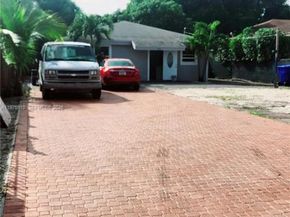 150 NW 17th Ct, Miami FL 33125