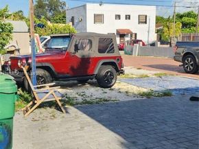 150 NW 17th Ct, Miami FL 33125