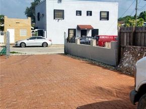 150 NW 17th Ct, Miami FL 33125