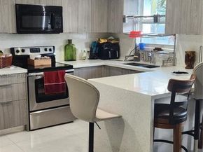 150 NW 17th Ct, Miami FL 33125