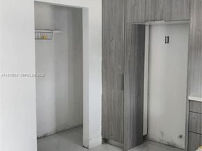 150 NW 17th Ct, Miami FL 33125