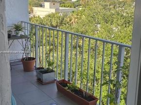 650 NE 64 G608, Miami FL 33138