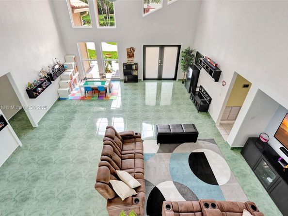 14100 SW 21st St, Davie FL 33325