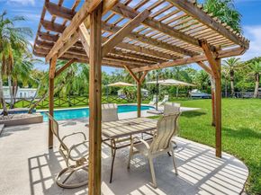 14100 SW 21st St, Davie FL 33325