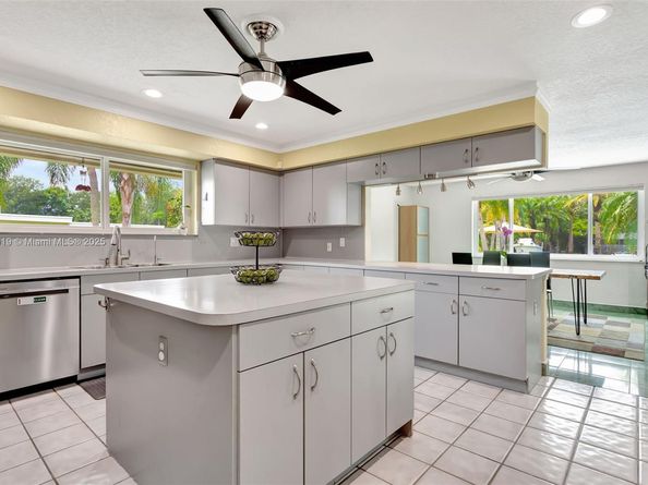 14100 SW 21st St, Davie FL 33325
