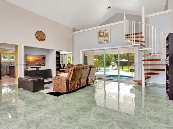 14100 SW 21st St, Davie FL 33325