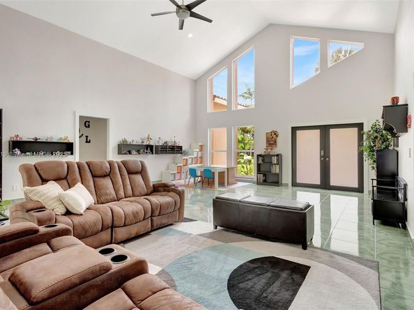 14100 SW 21st St, Davie FL 33325