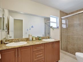 11960 NW 31st St, Sunrise FL 33323