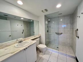 2775 NE 187th St 326, Aventura FL 33180