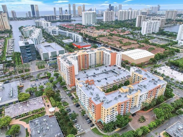 2775 NE 187th St 326, Aventura FL 33180