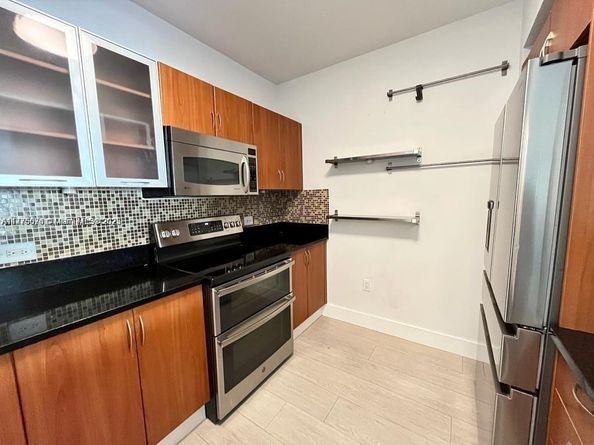 2775 NE 187th St 326, Aventura FL 33180