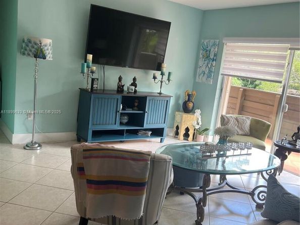 8335 SW 72nd Ave 212D, Miami FL 33143