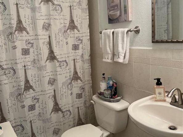 8335 SW 72nd Ave 212D, Miami FL 33143