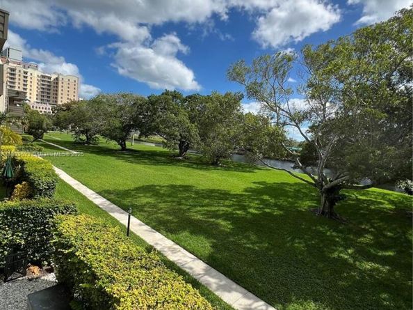 8335 SW 72nd Ave 212D, Miami FL 33143