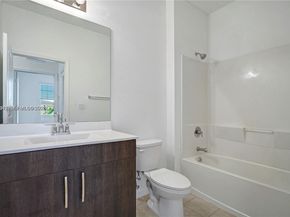 1121 NW 41st Ln, Lauderhill FL 33313