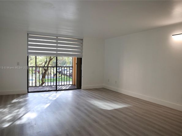 8730 SW 133rd Ave Rd 216, Miami FL 33183