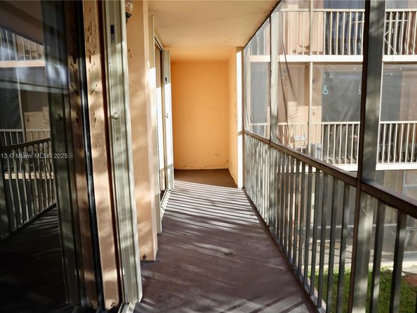 8730 SW 133rd Ave Rd 216, Miami FL 33183