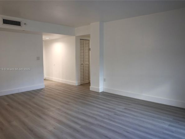 8730 SW 133rd Ave Rd 216, Miami FL 33183