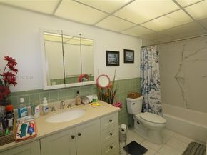 6940 NW Miami Gardens Dr 1430, Hialeah FL 33015