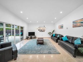 19900 NE 21st Ave, Miami FL 33179
