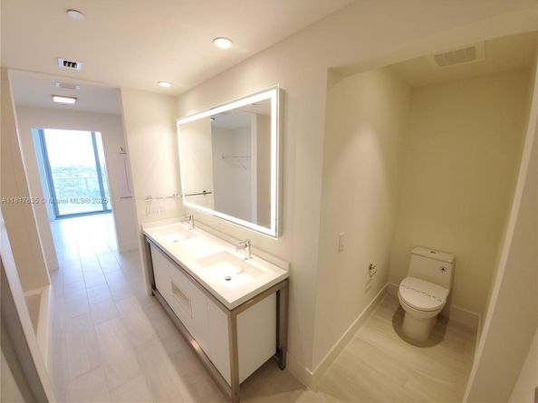 2000 Metropica Way 1401, Sunrise FL 33323
