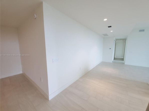 2000 Metropica Way 1401, Sunrise FL 33323