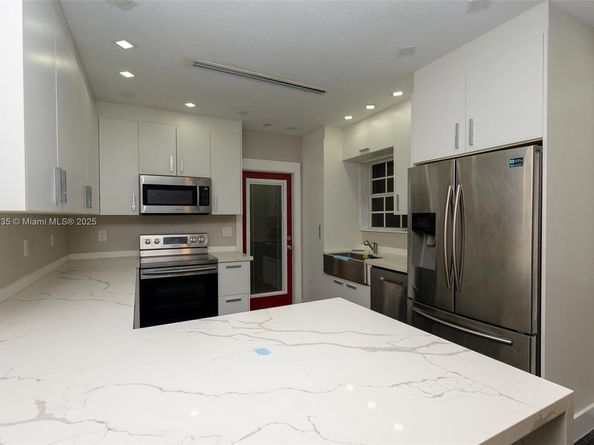 3180 SW 2nd St, Miami FL 33135