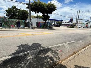 203 NW 35th St, Miami FL 33127